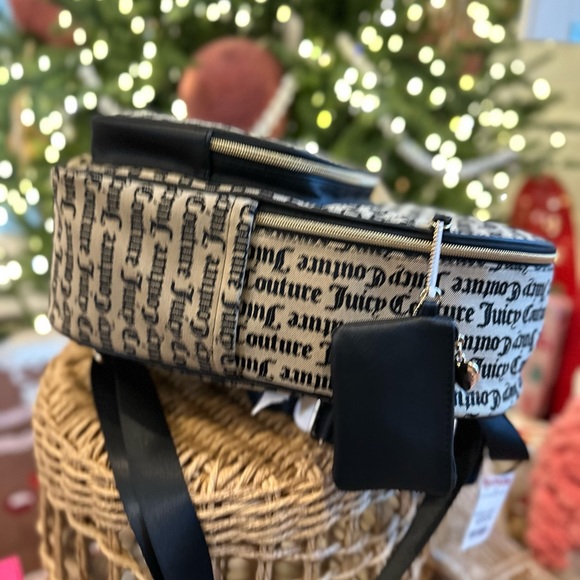 Juicy couture large monogram gold backpack - Picture 9 of 9